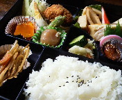 �i���X�̓��ւ�B